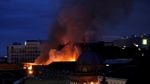 Foto: Kobaran Api yang Bakar Sekolah Seni Ternama di Glasgow