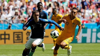 Rekan Pogba, Antoine Griezmann menempati urutan lebih baik sebagai sosok yang paling banyak dibicarakan netizen media sosial berlogo burung ini. Foto: Toru Hanai/Reuters