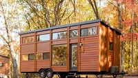 Rumah ini adalah rumah yang disediakan untuk fasilitas liburan di The Canoe Bay Escape Village, sebuah hutan wisata yang di dalamnya terdiri dari berbagai rumah kecil yang terletak di latar belakang hutan, danau, dan lahan basah yang menakjubkan. Istimewa/Inhabitat.
