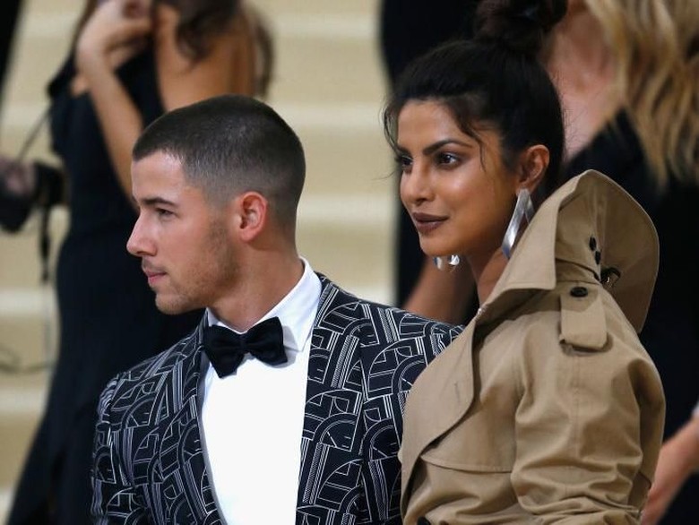 Begini Reaksi Ibu Priyanka Chopra Usai Bertemu Nick Jonas Begini Reaksi Ibu Priyanka Chopra Usai Bertemu Nick Jonas