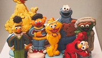 Salah satu karya i_am_macaron yang sangat detail dan keren. Keluarga Sesame Street yang berdiri kokoh. Kamu bisa sebutkan nama-nama mereka? Foto: Instagram @i_am_macaron