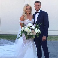 Pesepak bola Australia Josh Risdon menikahi pebisnis Ebony Tolcon tahun lalu. Ebony memiliki perusahaan katering Tapas Addict. (Foto: Instagram)