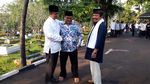 Foto: Anies Halalbihalal dengan Warga di Makam