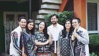 Keluarga Raffi Ahmad yang kedatangan anggota baru, Jeje sang suami Syahnaz. Foto: dok. Instagram Syahnaz Sadiqah
