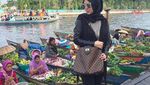 Makin Cantik Saat Berhijab, Intip 10 Gaya Kulineran Ratna Galih