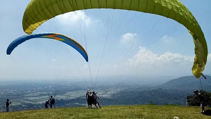 Paralayang di Majalengka