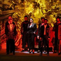 Tentu ini bukan kali pertama Monica berjalan sebagai model Dolce & Gabbana. Semasa merintis karier di dunia modeling, ia sering menjadi model rumah mode yang berbasis Milan tersebut. (Foto: Getty Images)