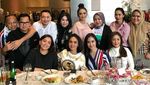 Asyiknya Krisdayanti Saat Kulineran Bersama Keluarga