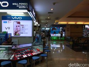 Empat Jurus Agar Dagang HP di Toko Offline Bisa Tetap Moncer