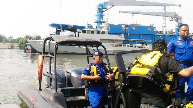 Cari Buaya 2,5 M, Ditpolair Sisir Teluk Ancol Arah Pondok Dayung