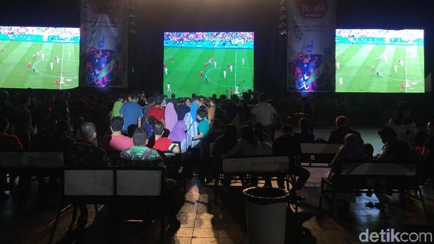 Suasana nobar Piala Dunia di Jakarta Fair