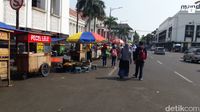 Melihat Semrawutnya PKL di Kota Tua yang Bikin Sandi Geregetan