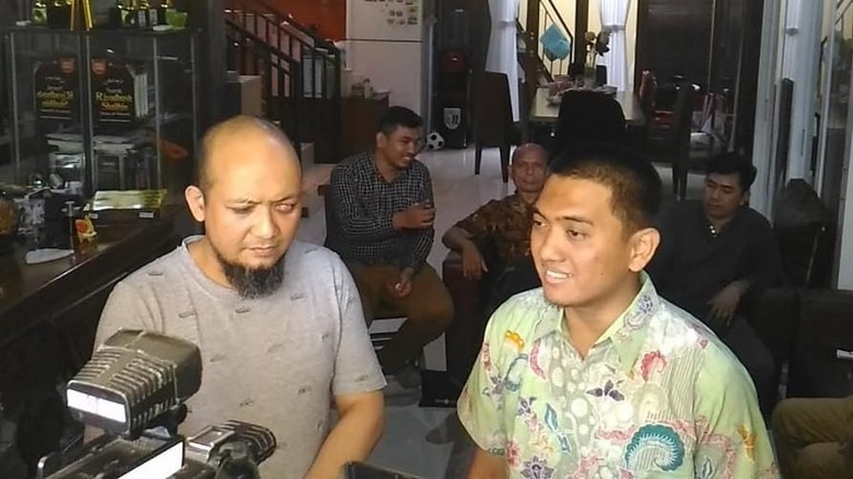 Lebaran, Novel Baswedan Dikunjungi Pegawai KPK Lebaran, Novel Baswedan Dikunjungi Pegawai KPK