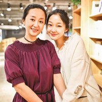 Aku ingin menjadi seperti ibu di masa depan, berpengetahuan luas, berbakat, awet muda dan cantik, ujarnya. Foto: Dok. Weibo