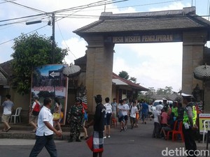 Libur Lebaran, Wisatawan Penuhi Desa Wisata Penglipuran Bali