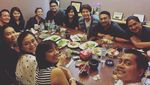Roger Danuarta Habiskan Waktu Luang dengan Makan Bersama Keluarga dan Teman