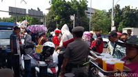 Melihat Semrawutnya PKL di Kota Tua yang Bikin Sandi Geregetan