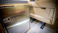 Bangku mobil juga bisa diangkat supaya bisa memberikan ruangan yang lebih luas di dalam mobil. Istimewa/Inhabitat.