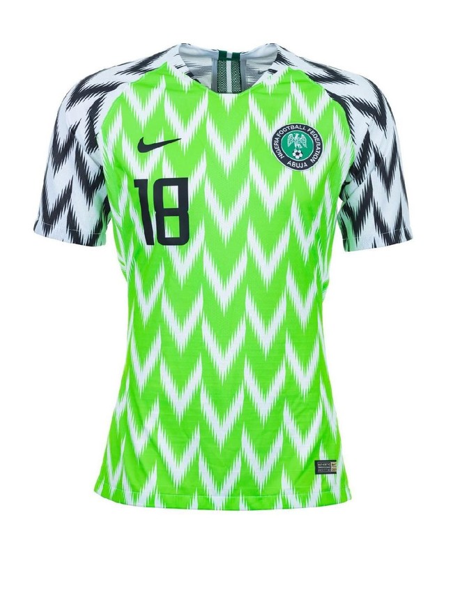Jika Kroasia mengandalkan motif kotak-kotaknya, Nigeria hadir dengan jersey bercorak zigzag hijau dan hitam yang mencolok. Jersey ini disebut-sebut sebagai kostum tim nasional terbaik. (Foto: Getty Images)