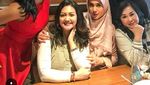 Asyiknya Krisdayanti Saat Kulineran Bersama Keluarga
