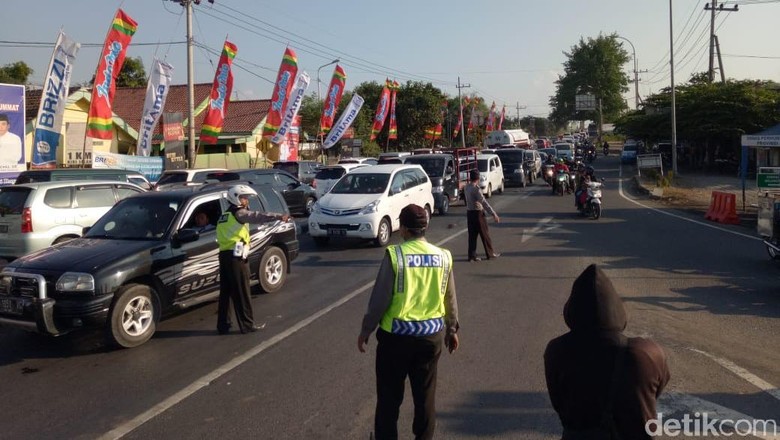 Tol Jombang-Mojokerto Sore Ini Digratiskan Tol Jombang-Mojokerto Sore Ini Digratiskan