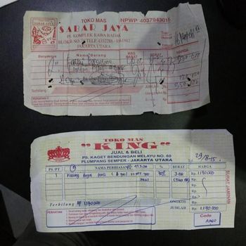 Barang bukti kuitansi pembelian kalung emas