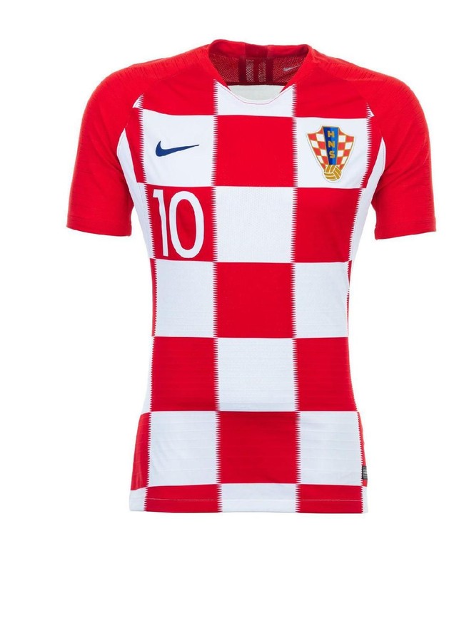 Tidak seperti jersey negara lain yang cenderung polos, jersey Kroasia tampil beda dengan motif kotak merah-putih yang terinspirasi dari benderanya. (Foto: Getty Images)