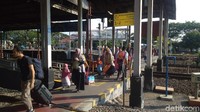 Lokasinya tak terlalu jauh dari stasiun kereta Cirebon (Sudirman/detikTravel)