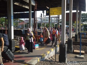 H+2 Lebaran, Penumpang Kereta Keberangkatan Cirebon Melonjak