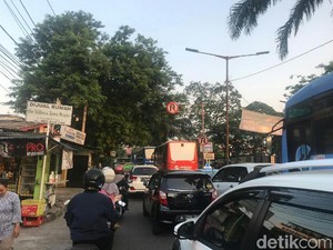 Bubaran Kebun Binatang, Lalin Sekitar Ragunan Macet