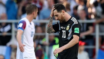 Meskipun gagal membawa timnas Argentina meraih kemenangan melawan Islandia. Lionel Messi tetap menjadi figur yang dibicarakan netizen. Foto: Albert Gea/Reuters