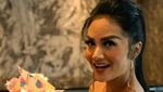 Asyiknya Krisdayanti Saat Kulineran Bersama Keluarga