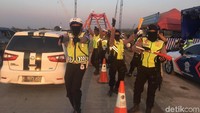 Ini dilakukan atas inisiatif dari Polres Batang untuk menghibur pengemudi. (Gusti-detik)