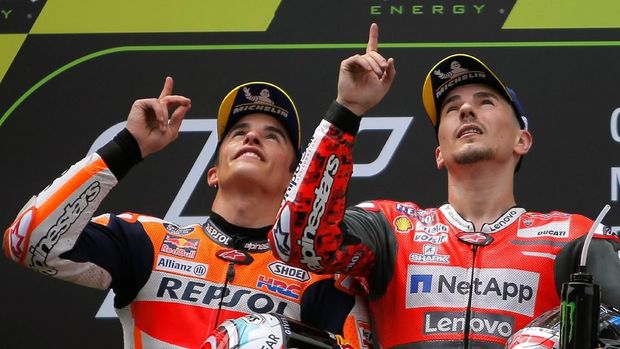 Jorge Lorenzo dan Marc Marquez bakal saling mengalahkan di MotoGP 2019.