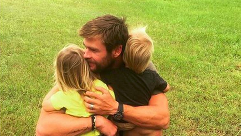 Beragam Manfaat Biarkan Anak Main di Luar Seperti Chris Hemsworth/Foto: instagram Beragam Manfaat Biarkan Anak Main di Luar Seperti Chris Hemsworth/Foto: instagram