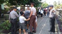 Libur Lebaran, Wisatawan Penuhi Desa Wisata Penglipuran Bali