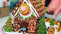 Wah keren nih, ginger bread ini buatan Almira lho. I made it. I love gingerbread house tulis Almira dalam captions. Foto: Instagram @almirayudhoyono