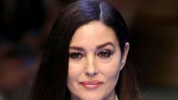 Monica Bellucci Putus Cinta di Usia Matang