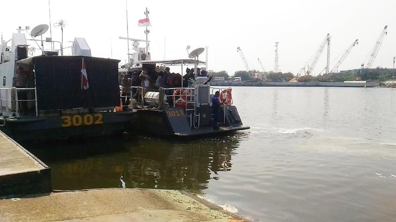 Pawang dari Ragunan Ikut Dilibatkan Pencarian Buaya di Tj Priok Pawang dari Ragunan Ikut Dilibatkan Pencarian Buaya di Tj Priok