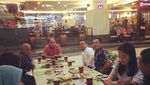Ini Bukti Kalau Aziz Gagap Sering Makan Bareng Keluarga