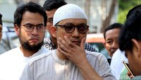 Kunjungan tersebut, menurut Novel, sebagai bentuk dukungan dari rekan-rekannya itu.