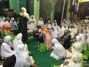 Khofifah Ajak Muslimat Jaga Suasana Teduh Jelang Coblosan
