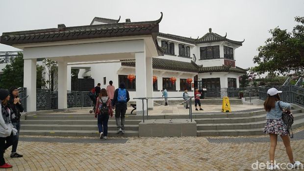 Desa Ngong Ping 360