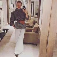 Pemain bola asal Nigeria Mikel John Obi menikah dengan seorang wanita cantik bernama Olga Diyachenko. Olga sendiri adalah anak dari jutawan Rusia. Mereka bertemu ketika Mikel bertamu ke rumah ayahnya yang merupakan teman pemilik klub Chelsea, Roman Abramovich. Foto: Instagram