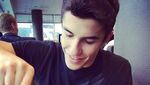 Begini Lho Aksi Pebalap MotoGP Ganteng Marc Marquez Saat Makan