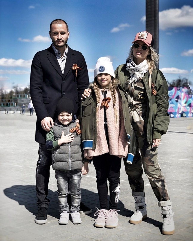 Anastasia adalah ibu dari dua orang anak dan masih aktif sebagai model. Foto: Instagram