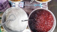 Jenang dan bubur sumsum  juga enak lho buat sarapan. Yang masih di Jogja bubur jenang ini buka jam 10-an. Teksturnya lembut enak! Foto: Instagram @jogjaeatguide