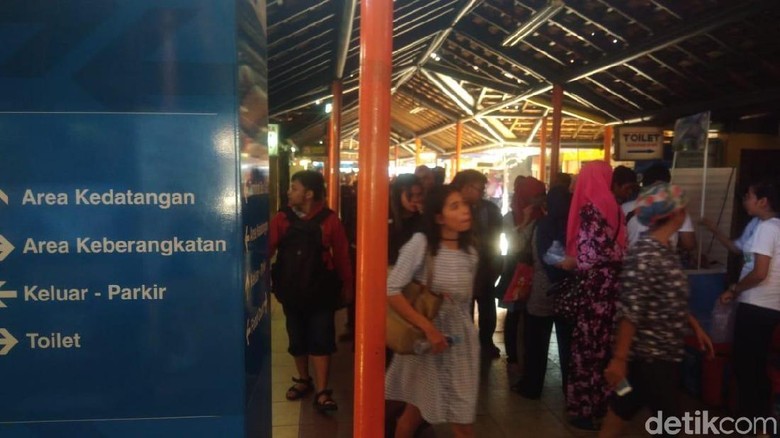 20.706 Penumpang Diberangkatkan dari Terminal Purabaya 20.706 Penumpang Diberangkatkan dari Terminal Purabaya