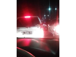 Tol Arah Jakarta One Way, Pemudik Masuk Cikampek Antre 2 Jam