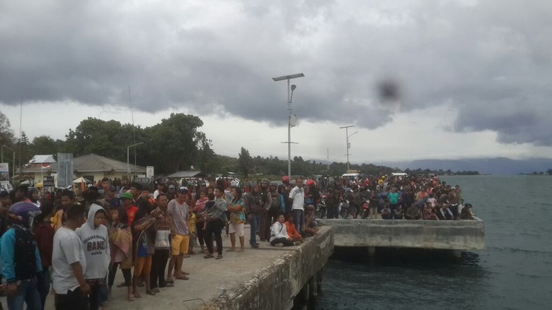 Pencarian Korban Kapal Tenggelam di Danau Toba Dilanjut Hari Ini Pencarian Korban Kapal Tenggelam di Danau Toba Dilanjut Hari Ini